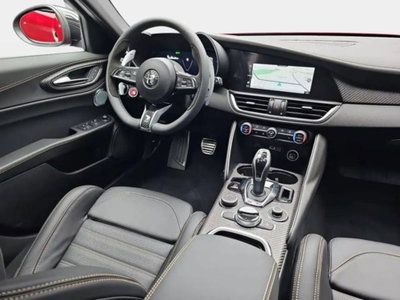 Alfa Romeo Giulia 2.9 T V6 AT8 Quadrifoglio (2)