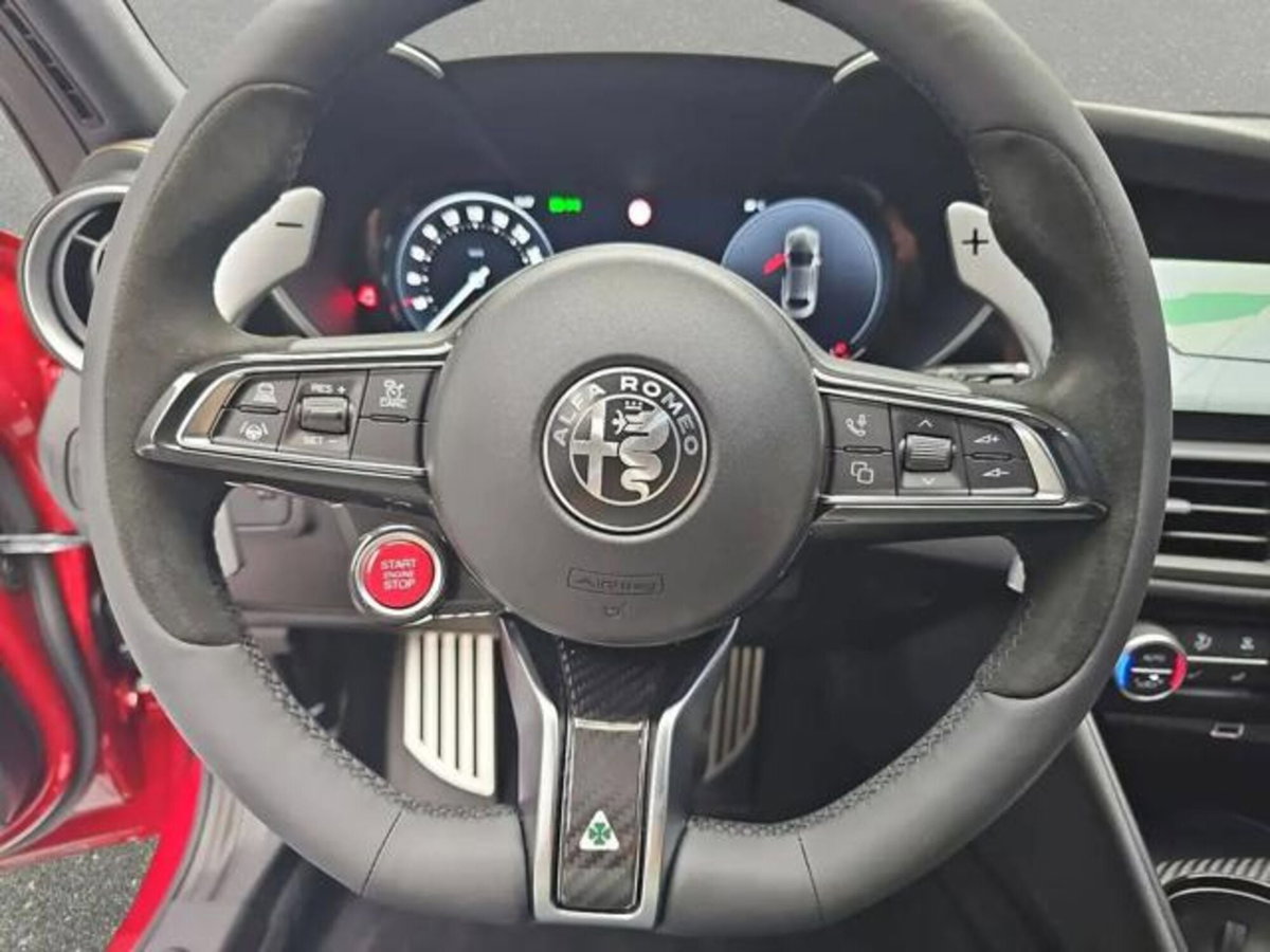 Alfa Romeo Giulia 2.9 T V6 AT8 Quadrifoglio (7)