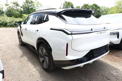Lynk & Co 08 08 1.5 phev More auto (4)