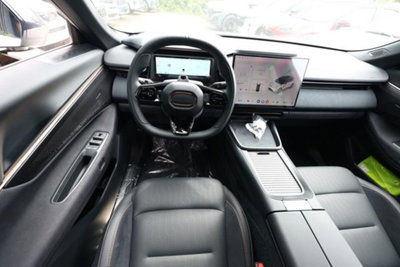 Lynk & Co 08 08 1.5 phev More auto (6)