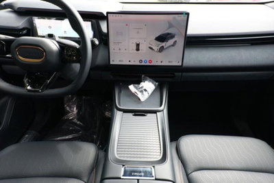 Lynk & Co 08 08 1.5 phev More auto (7)