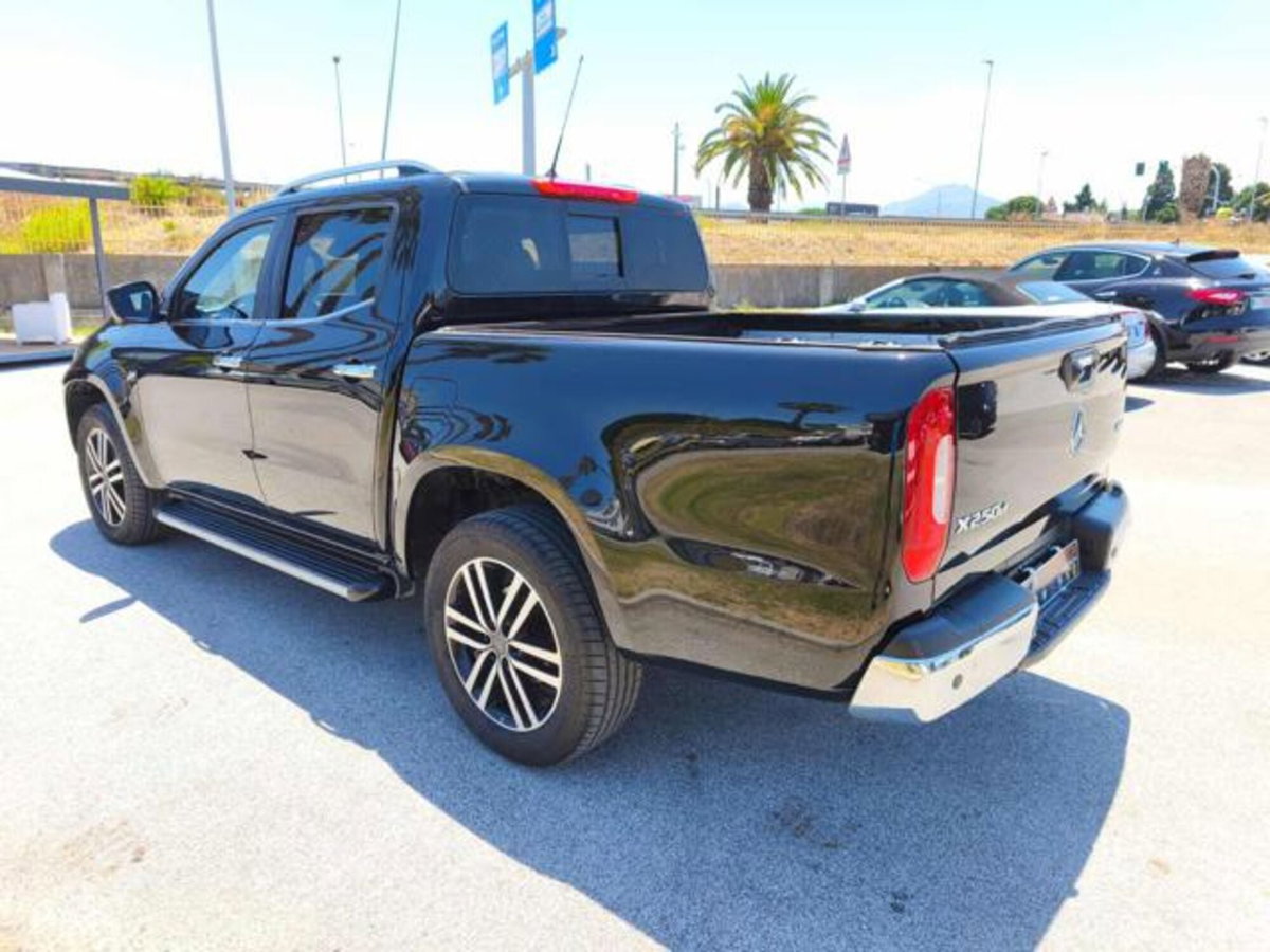 Mercedes-Benz Classe X Pick-up 250 d 4Matic Progressive (3)
