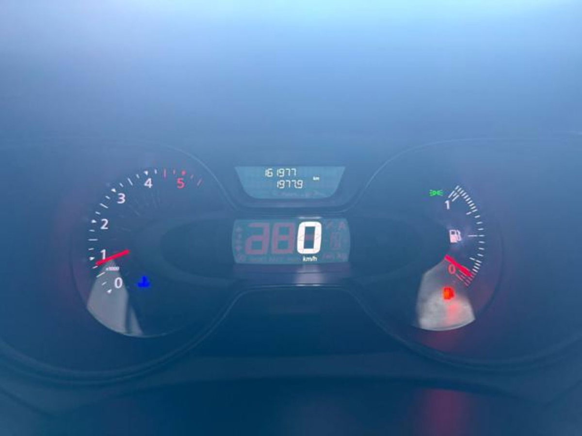 Renault Captur dCi 8V 90 CV EDC Start&Stop Sport Edition2 (15)