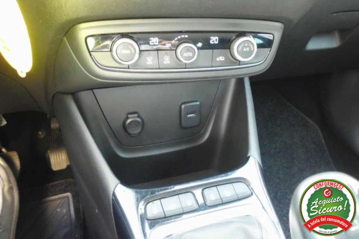 Opel Crossland 1.5 ECOTEC D 110 CV Start&Stop Design & Tech (19)
