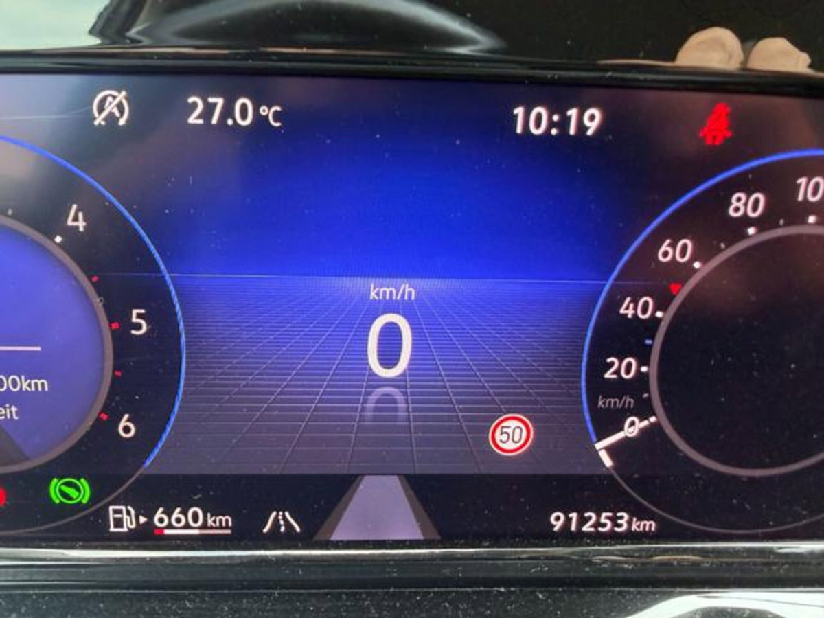 Volkswagen Golf 2.0 TDI 150 CV DSG SCR R-Line (9)
