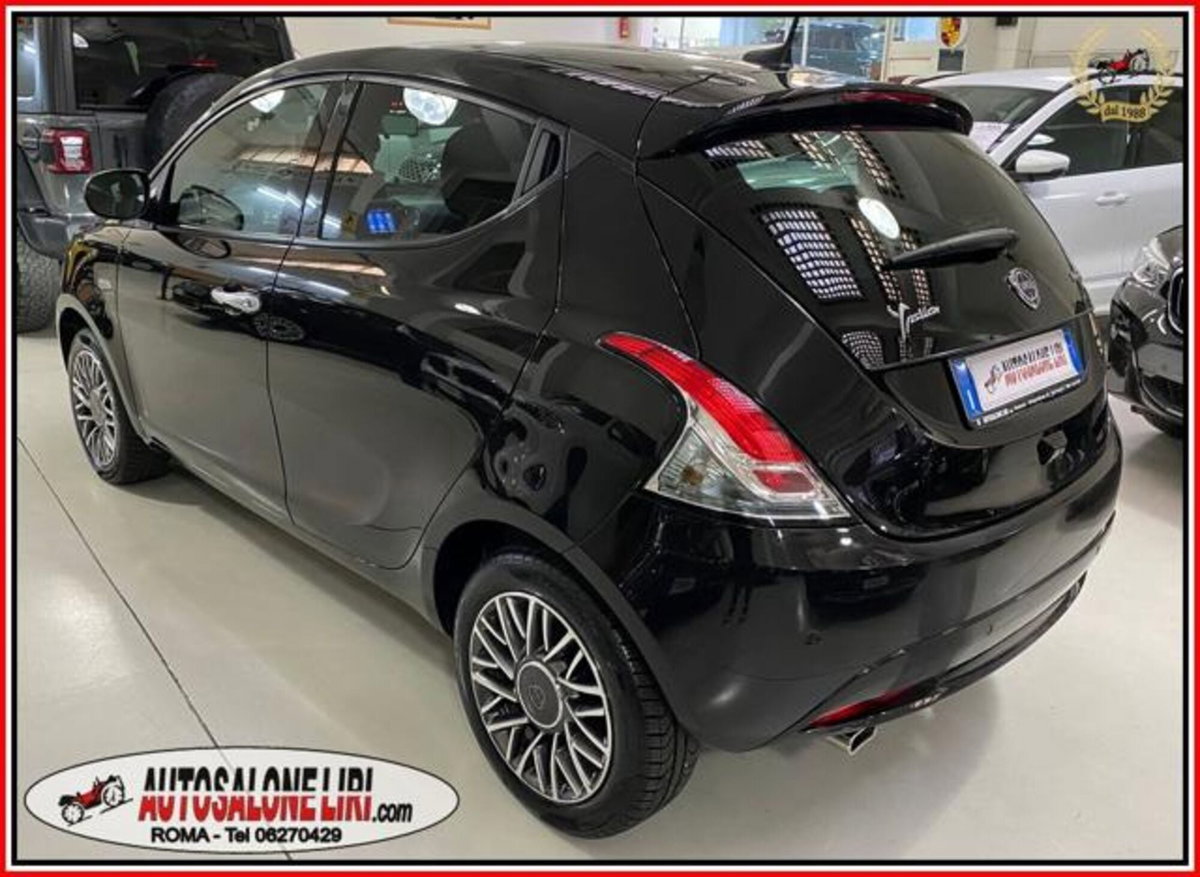 Lancia Ypsilon 1.0 FireFly 5 porte S&S Hybrid Gold Plus (4)