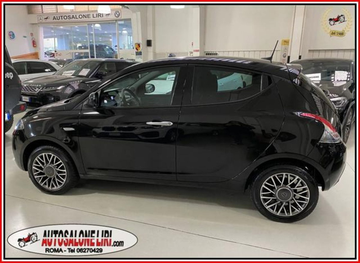 Lancia Ypsilon 1.0 FireFly 5 porte S&S Hybrid Gold Plus (8)