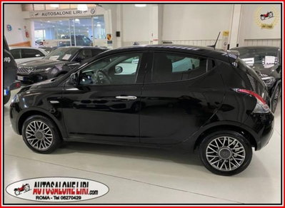Lancia Ypsilon 1.0 FireFly 5 porte S&S Hybrid Gold Plus (8)