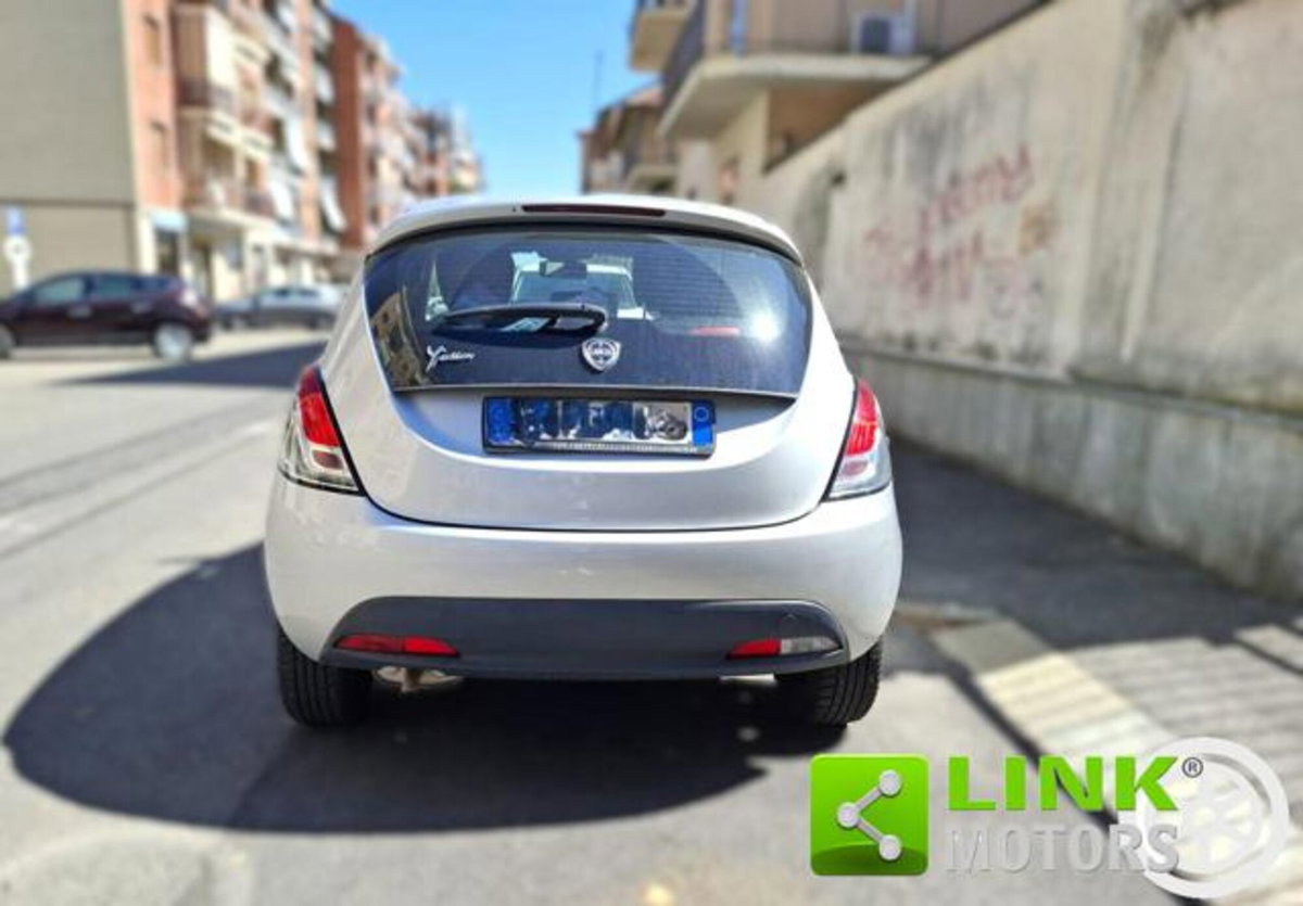 Lancia Ypsilon 1.2 69 CV 5 porte GPL Ecochic Elefantino Blu (14)