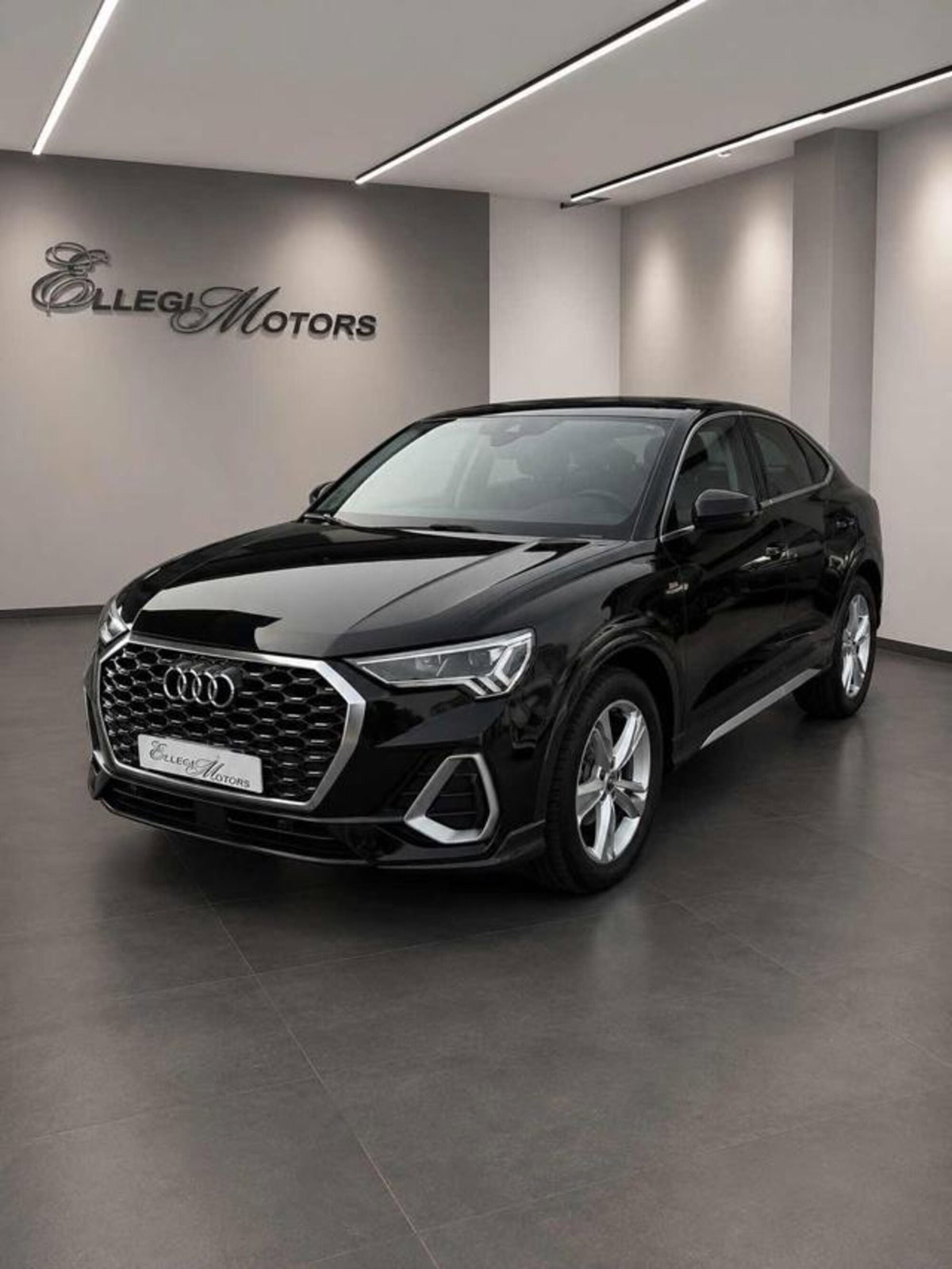 Audi Q3 Sportback 35 TDI quattro S tronic Business Plus (2)