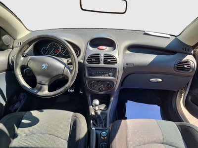 Peugeot 206 Cabrio 16V aut. CC Enfant Terrible (11)