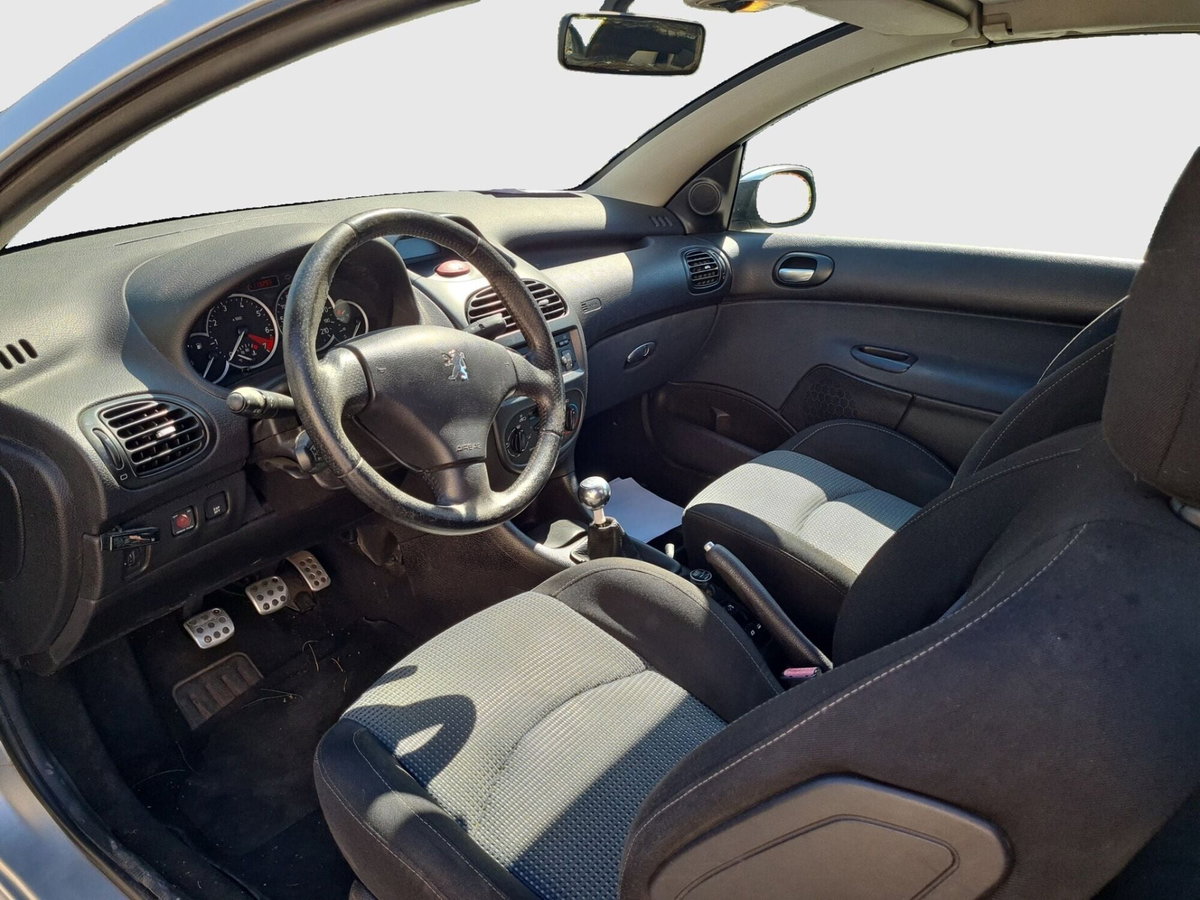 Peugeot 206 Cabrio 16V aut. CC Enfant Terrible (14)
