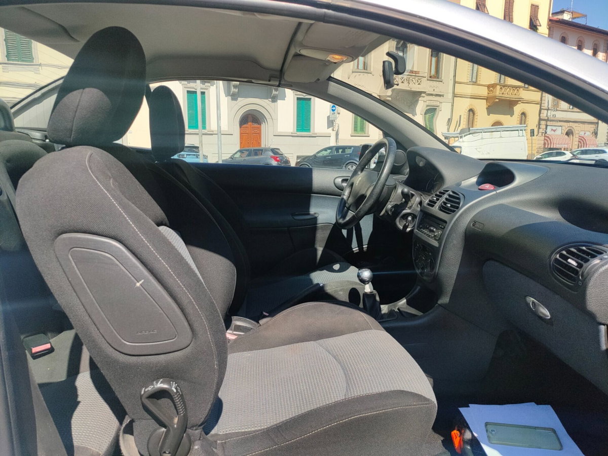 Peugeot 206 Cabrio 16V aut. CC Enfant Terrible (16)