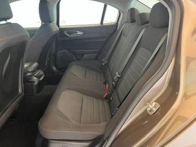 Alfa Romeo Giulia 2.2 Turbodiesel 150 CV AT8 Business (10)