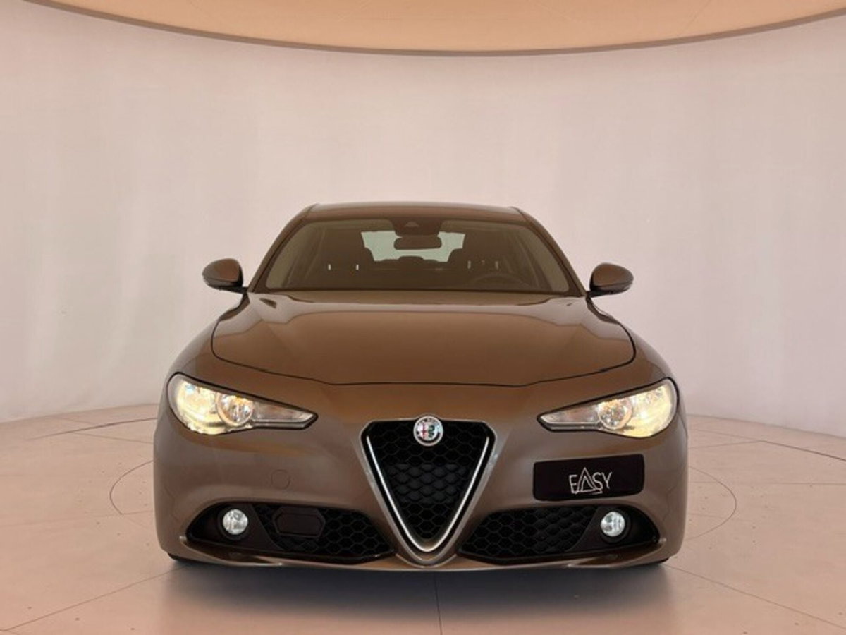 Alfa Romeo Giulia 2.2 Turbodiesel 150 CV AT8 Business (3)