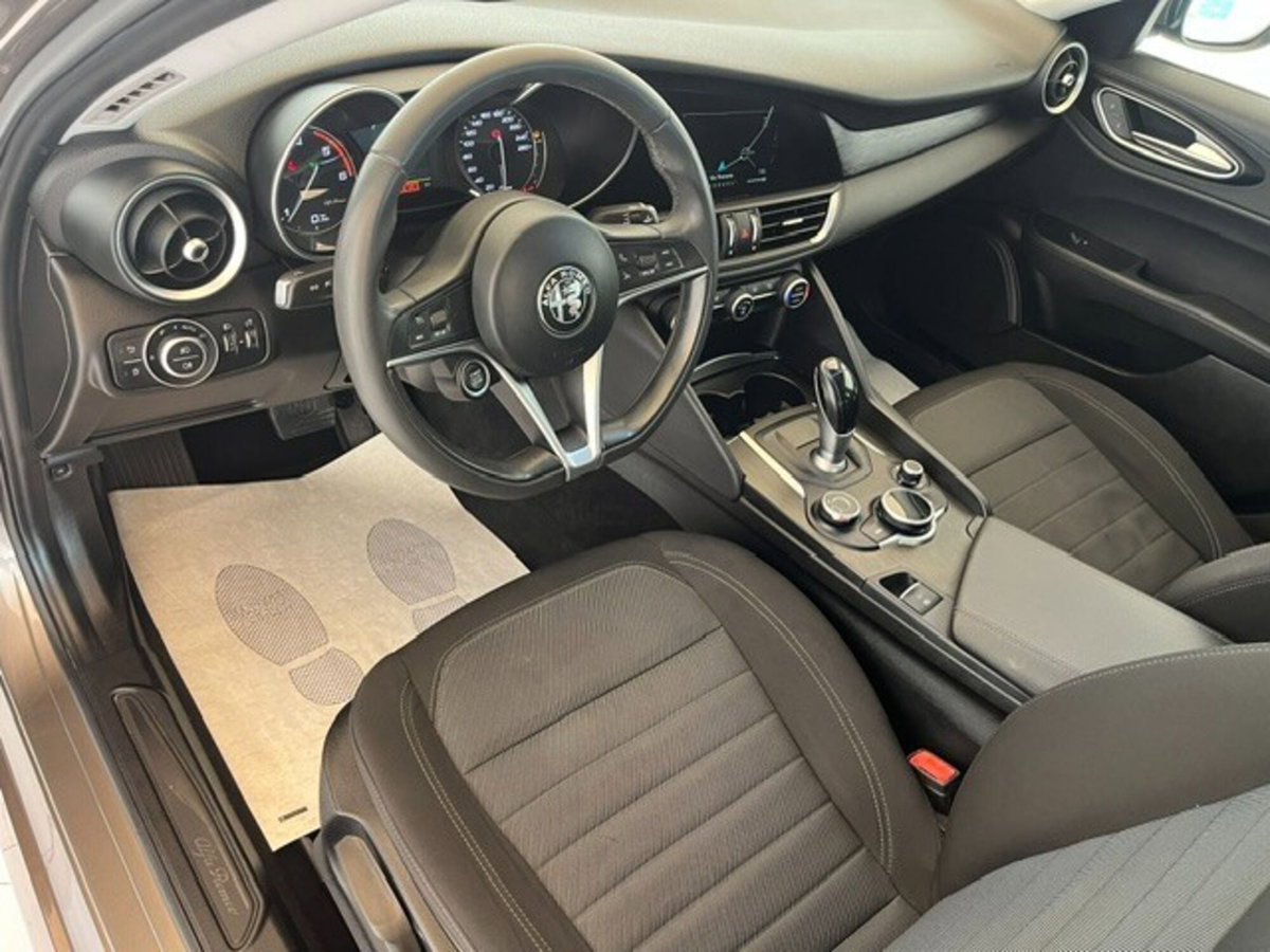 Alfa Romeo Giulia 2.2 Turbodiesel 150 CV AT8 Business (8)