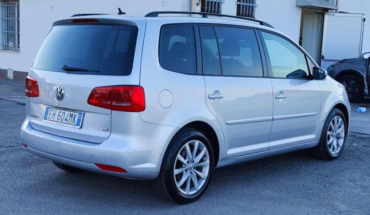 Volkswagen Touran 1.6 TDI Comfortline (6)