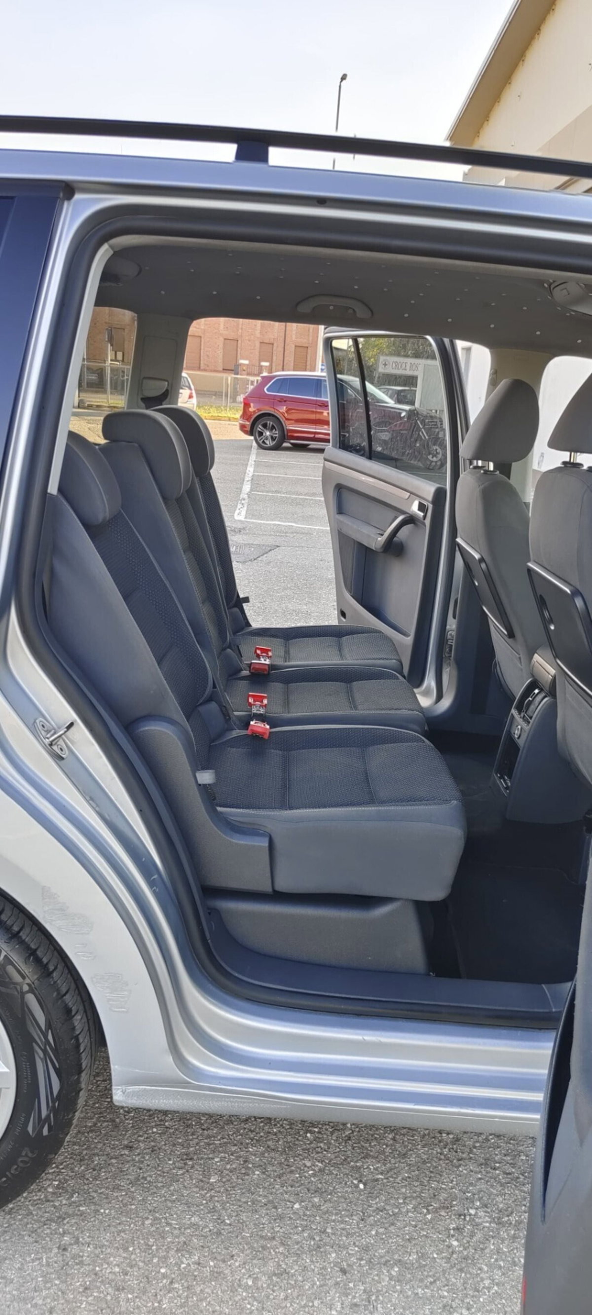 Volkswagen Touran 1.6 TDI Comfortline (9)