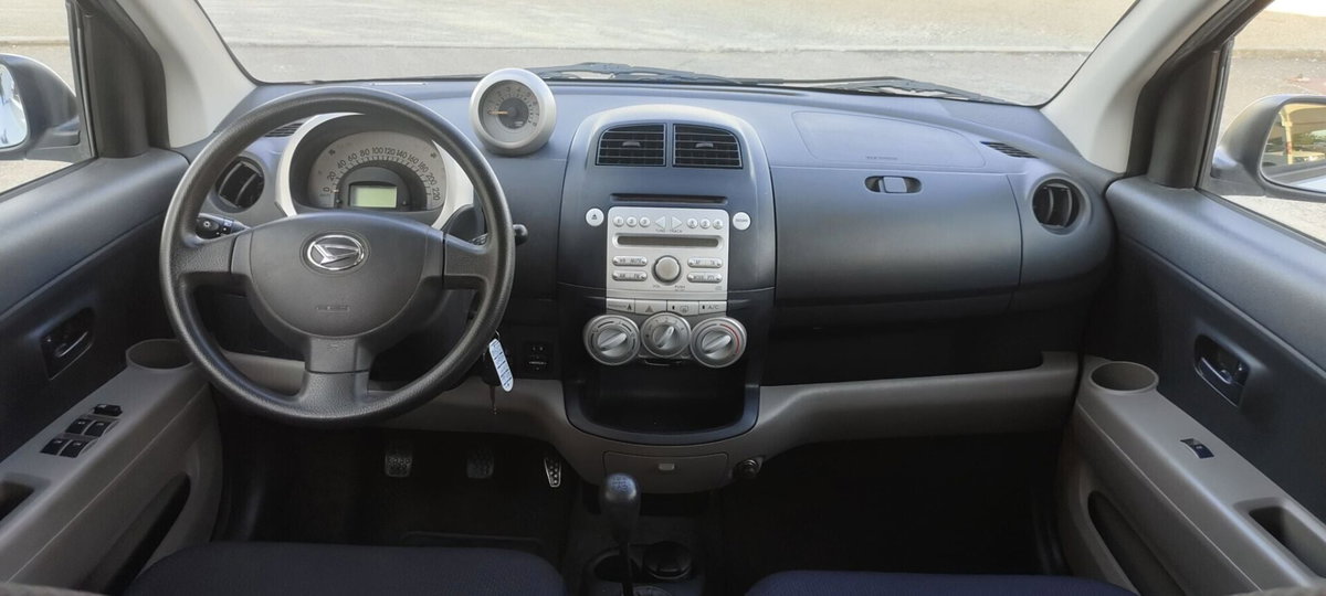 Daihatsu Sirion 1.3 16V Mio (13)