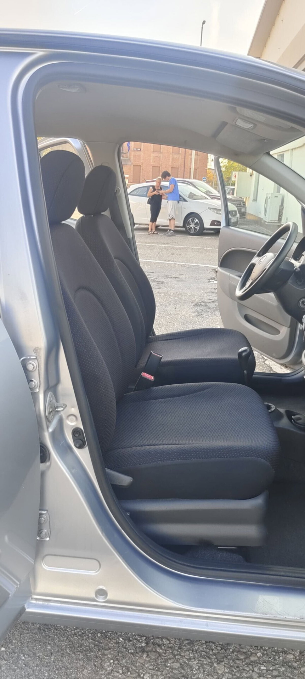 Daihatsu Sirion 1.3 16V Mio (15)
