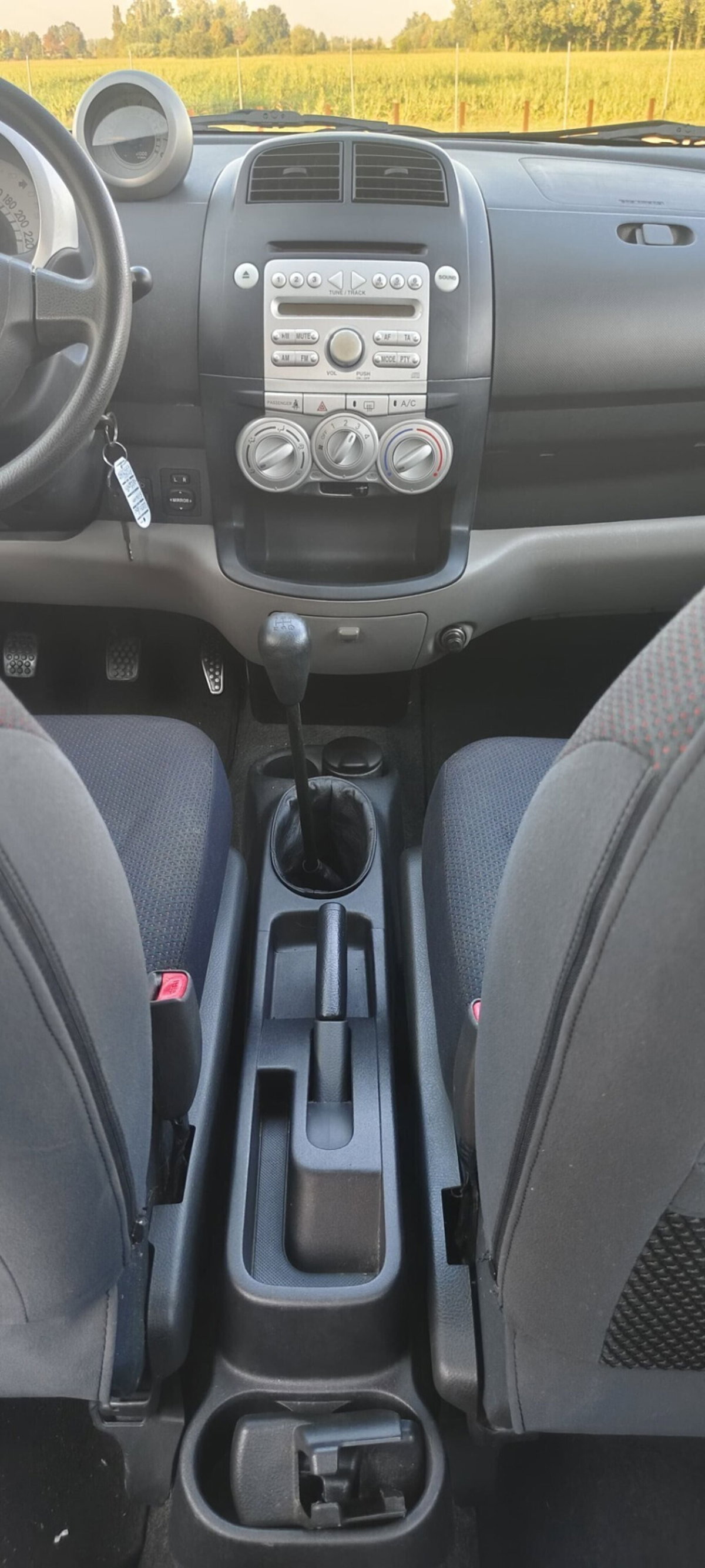 Daihatsu Sirion 1.3 16V Mio (17)
