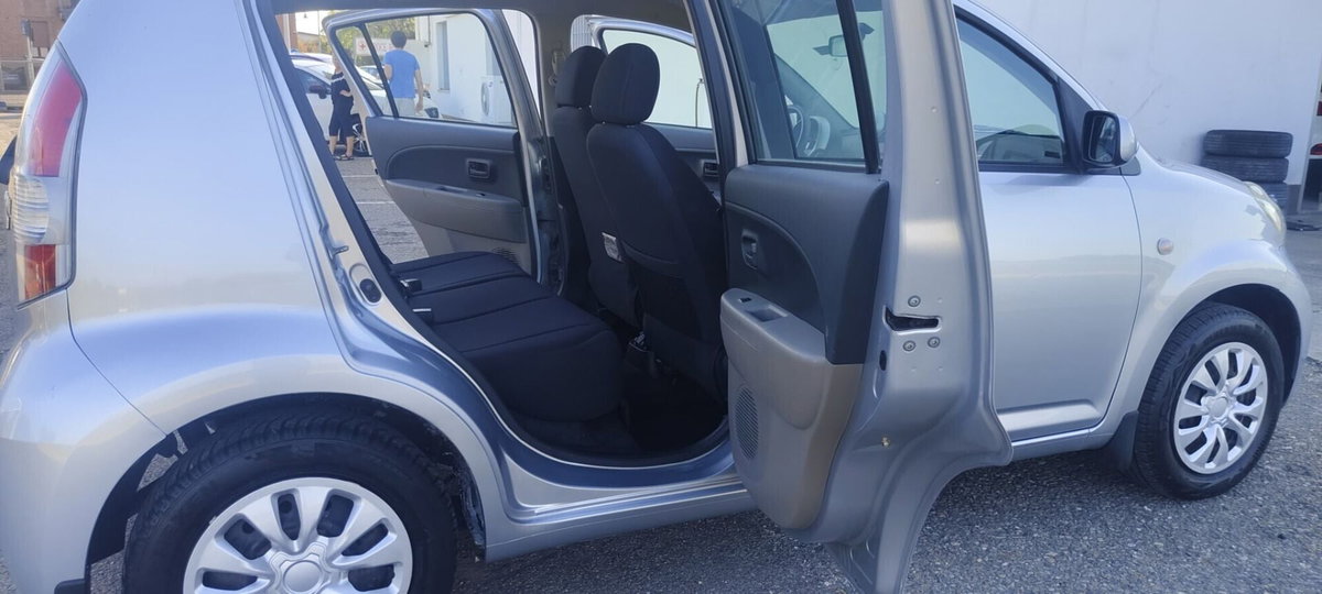 Daihatsu Sirion 1.3 16V Mio (18)