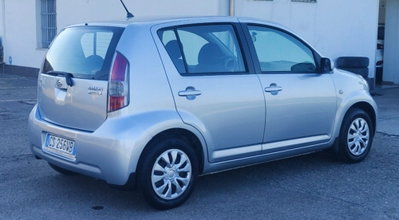 Daihatsu Sirion 1.3 16V Mio (4)