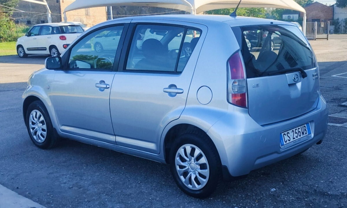 Daihatsu Sirion 1.3 16V Mio (7)