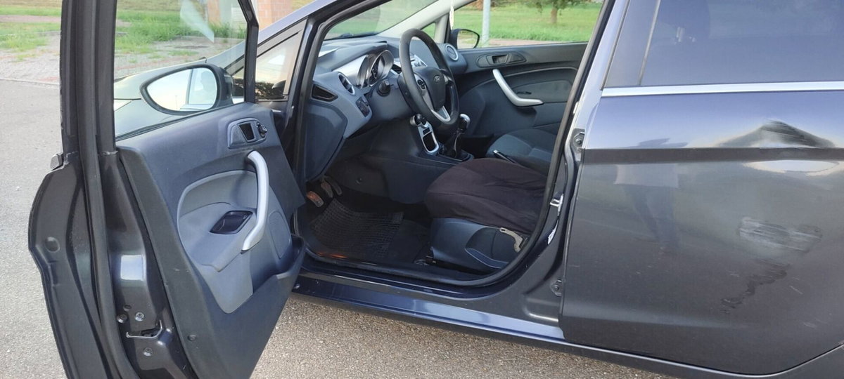 Ford Fiesta 1.4 5 porte Bz.- GPL Titanium (16)