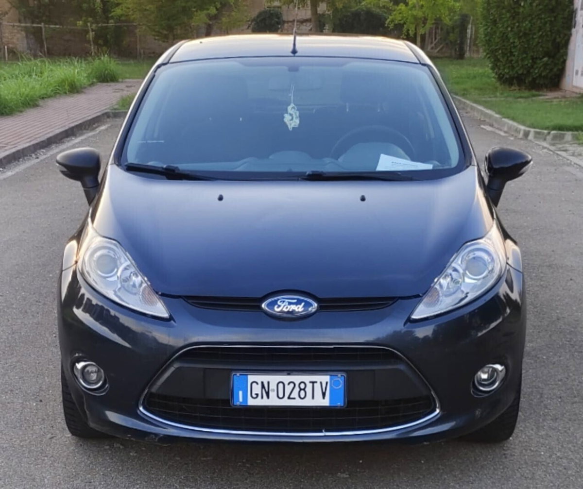 Ford Fiesta 1.4 5 porte Bz.- GPL Titanium (3)