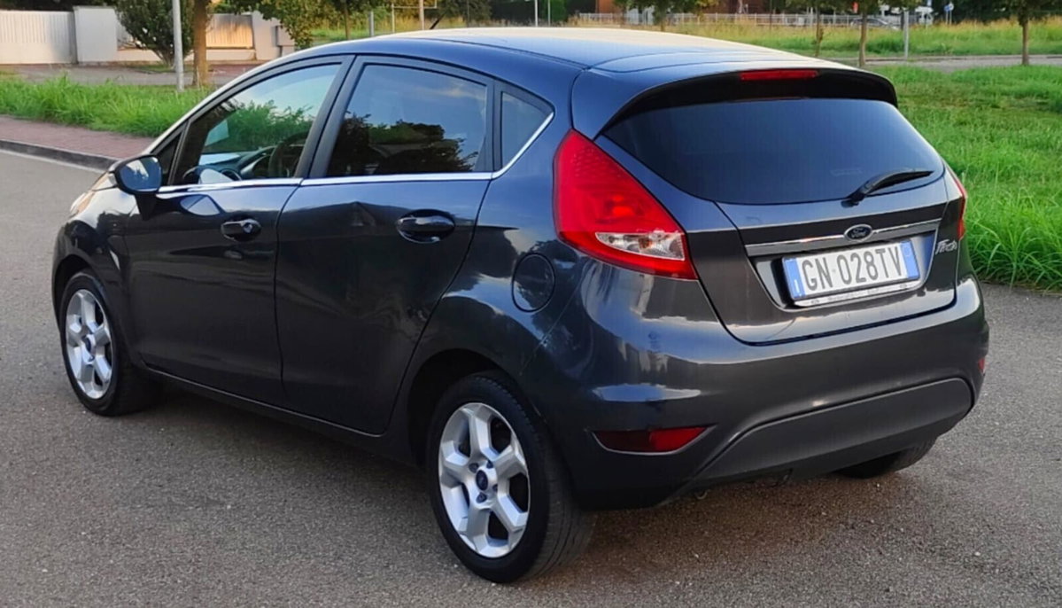 Ford Fiesta 1.4 5 porte Bz.- GPL Titanium (5)