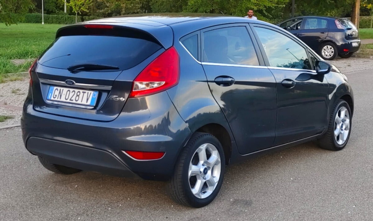 Ford Fiesta 1.4 5 porte Bz.- GPL Titanium (6)