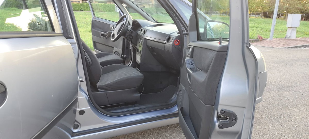 Opel Meriva 1.4 16V Cosmo (13)