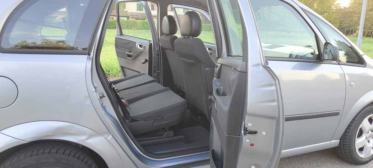 Opel Meriva 1.4 16V Cosmo (14)