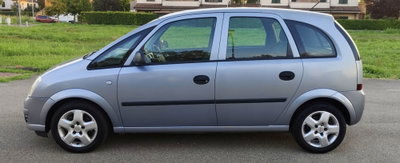 Opel Meriva 1.4 16V Cosmo (19)