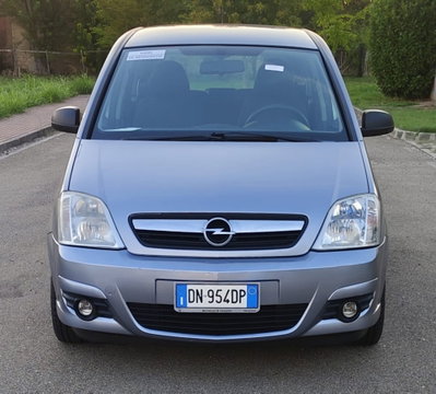 Opel Meriva 1.4 16V Cosmo (2)