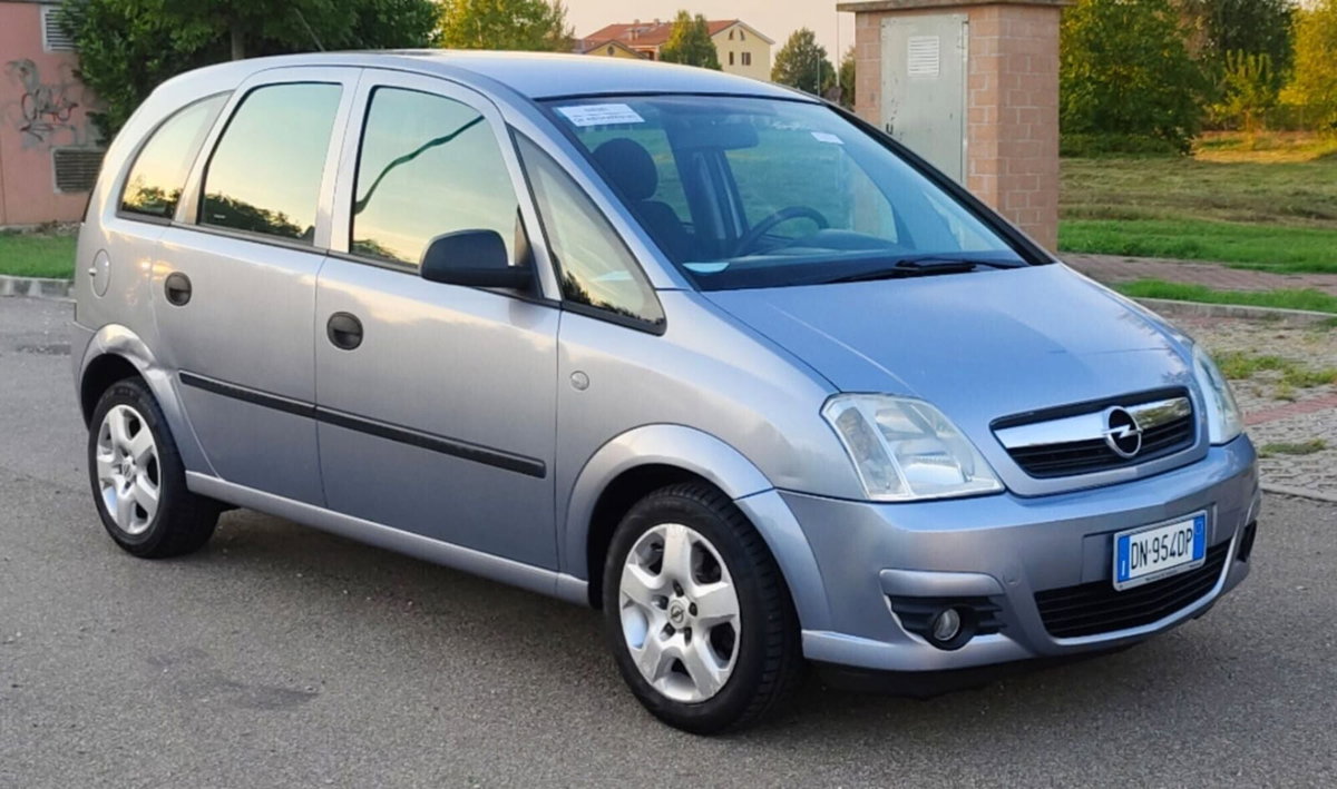 Opel Meriva 1.4 16V Cosmo (6)