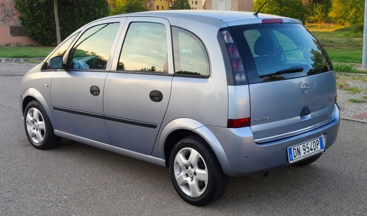 Opel Meriva 1.4 16V Cosmo (7)