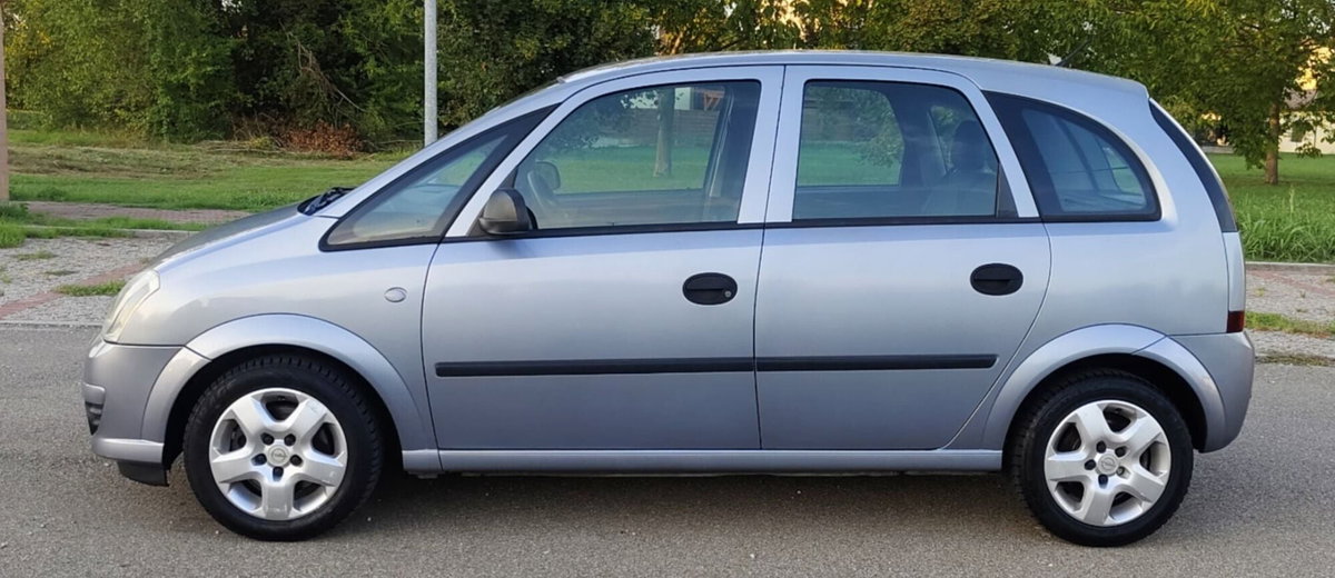 Opel Meriva 1.4 16V Cosmo (9)
