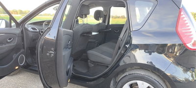 Renault Scenic E-Tech Electric 1.5 dCi 110CV Luxe (15)