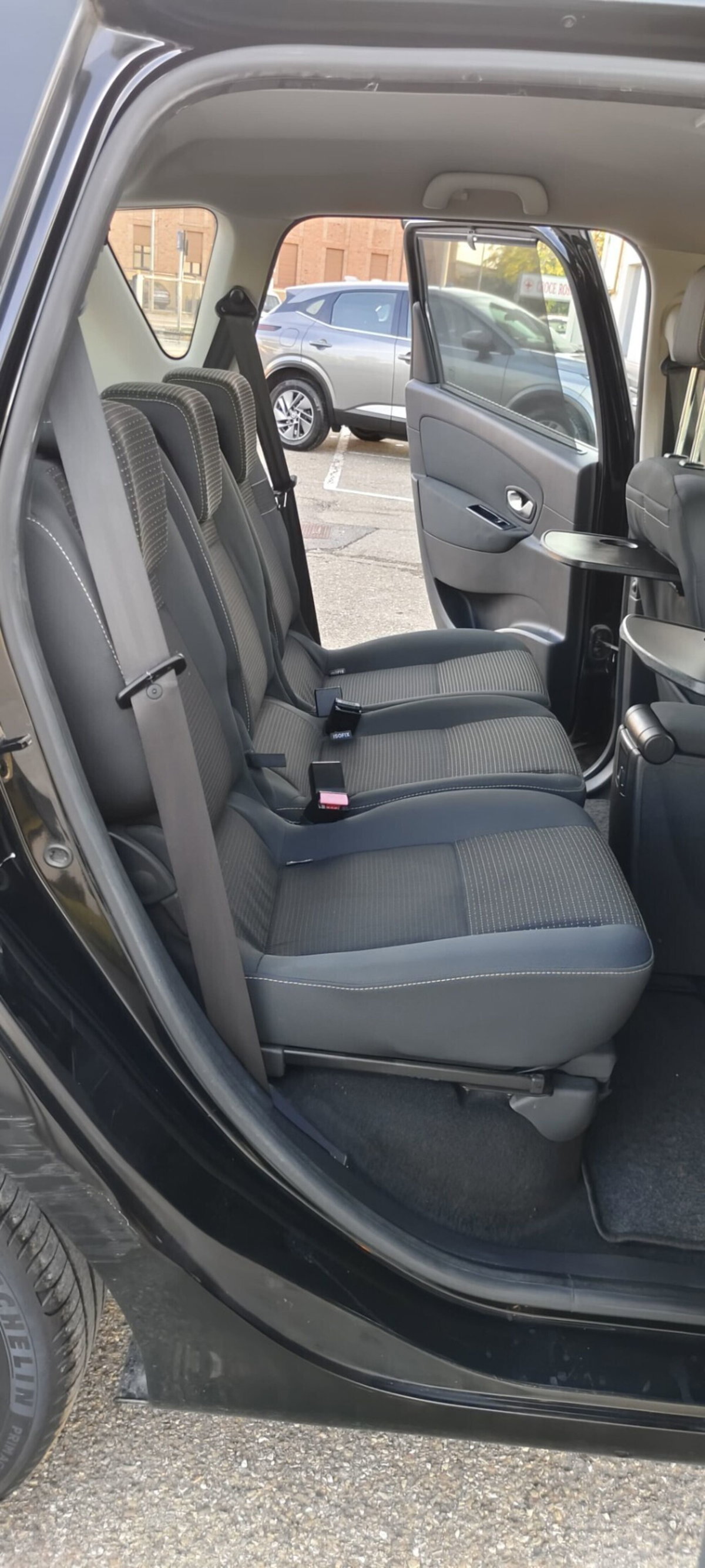Renault Scenic E-Tech Electric 1.5 dCi 110CV Luxe (16)