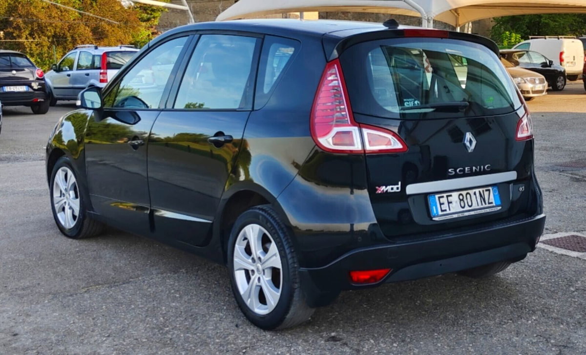 Renault Scenic E-Tech Electric 1.5 dCi 110CV Luxe (4)