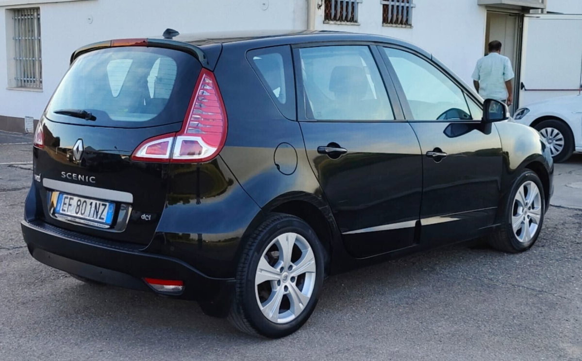 Renault Scenic E-Tech Electric 1.5 dCi 110CV Luxe (7)