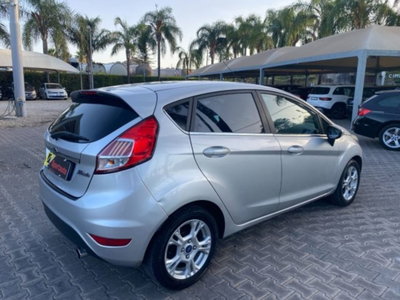 Ford Fiesta 1.5 TDCi 75CV 5 porte Titanium (4)