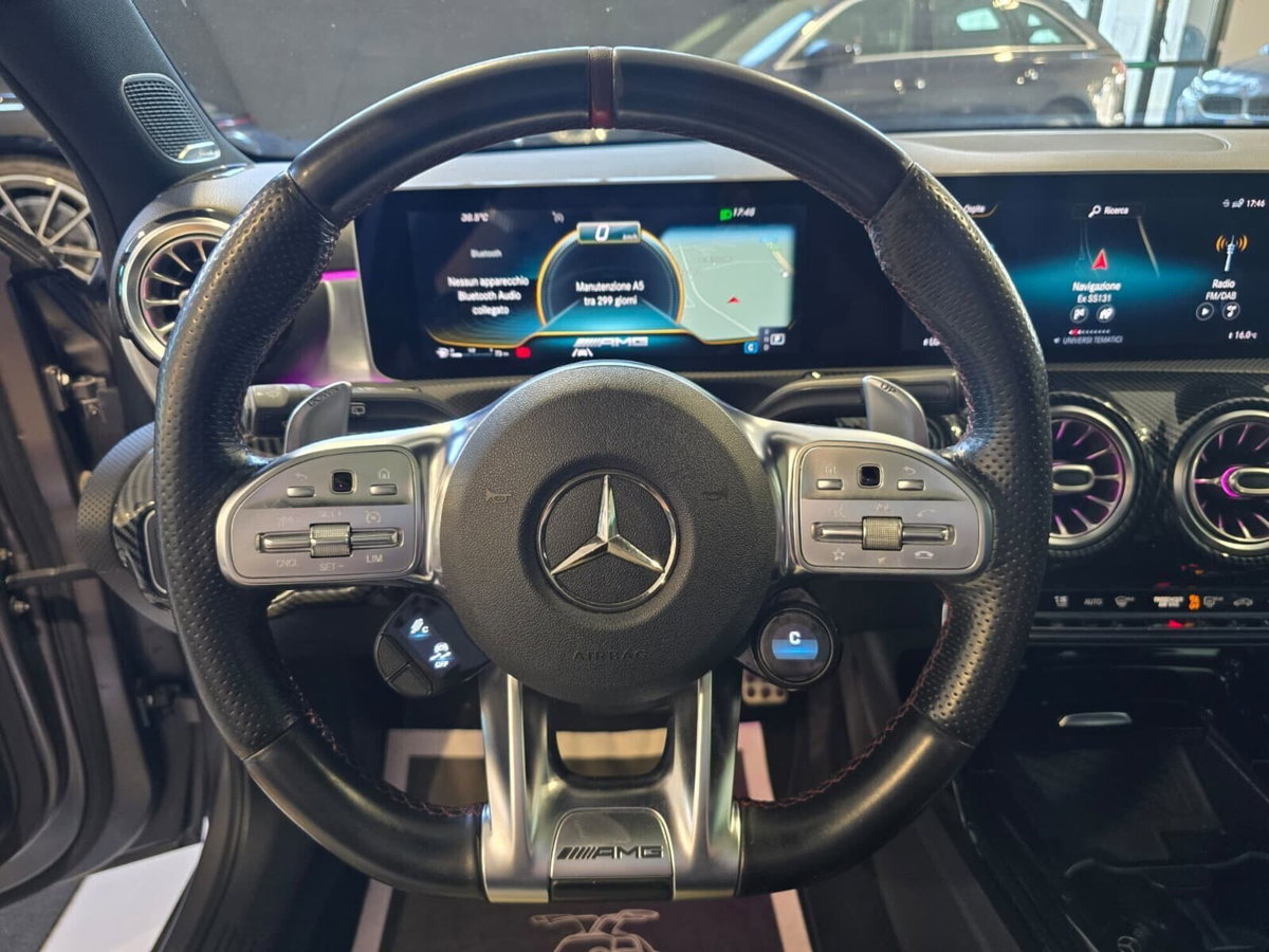 Mercedes-Benz Classe A 35 AMG 4Matic (10)