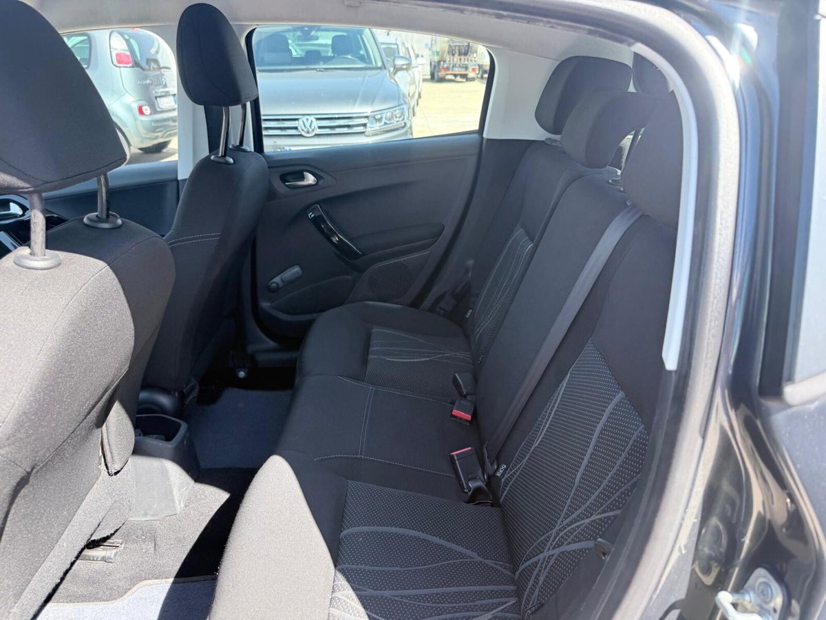 Peugeot 208 VTi 95 CV 5p. GPL Allure (19)
