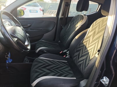 Lancia Ypsilon 1.2 69 CV 5 porte Platinum (10)