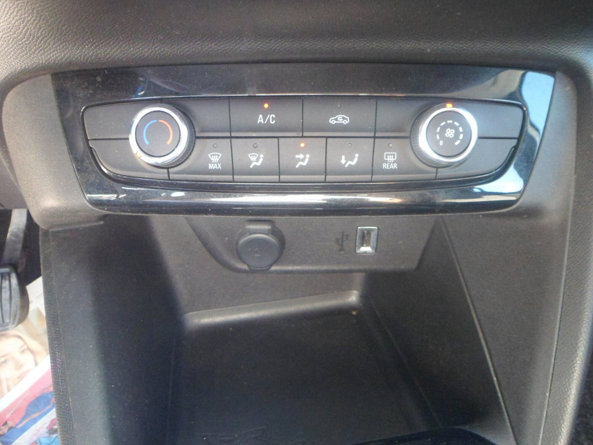 Opel Corsa 1.5 D 100 CV Edition (12)