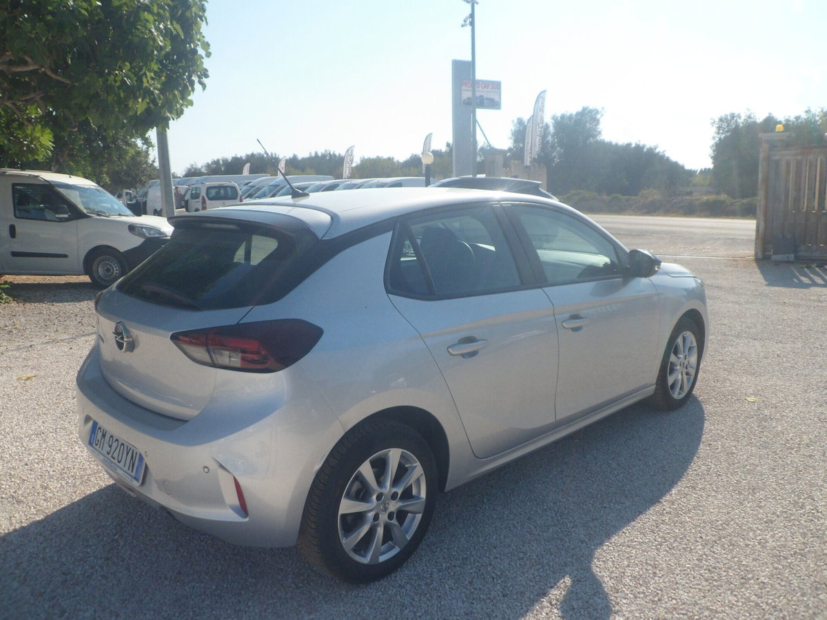 Opel Corsa 1.5 D 100 CV Edition (4)