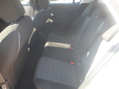 Opel Corsa 1.5 D 100 CV Edition (7)
